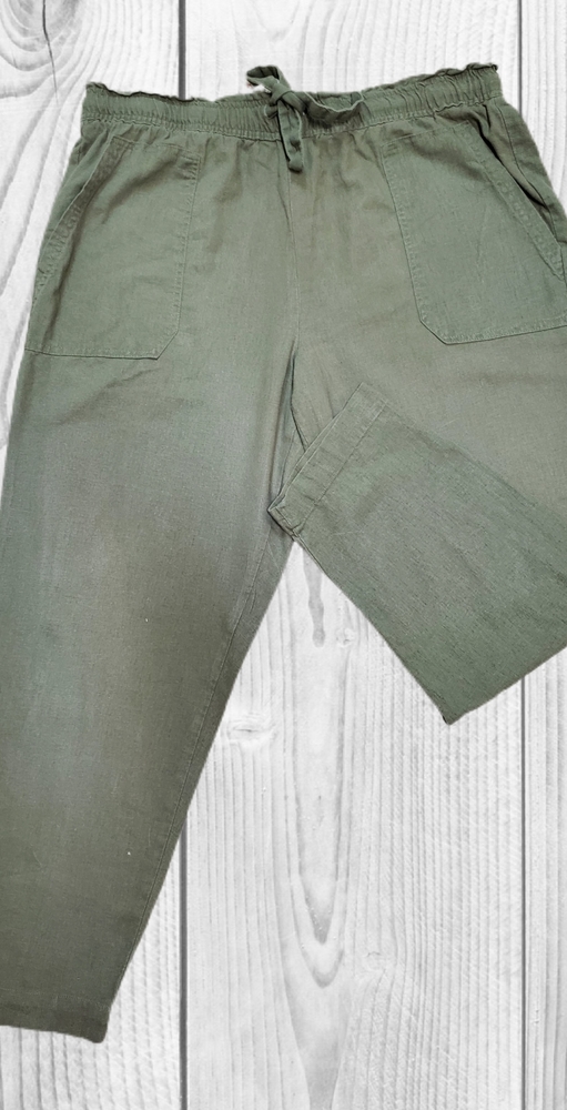 Olive green pants.